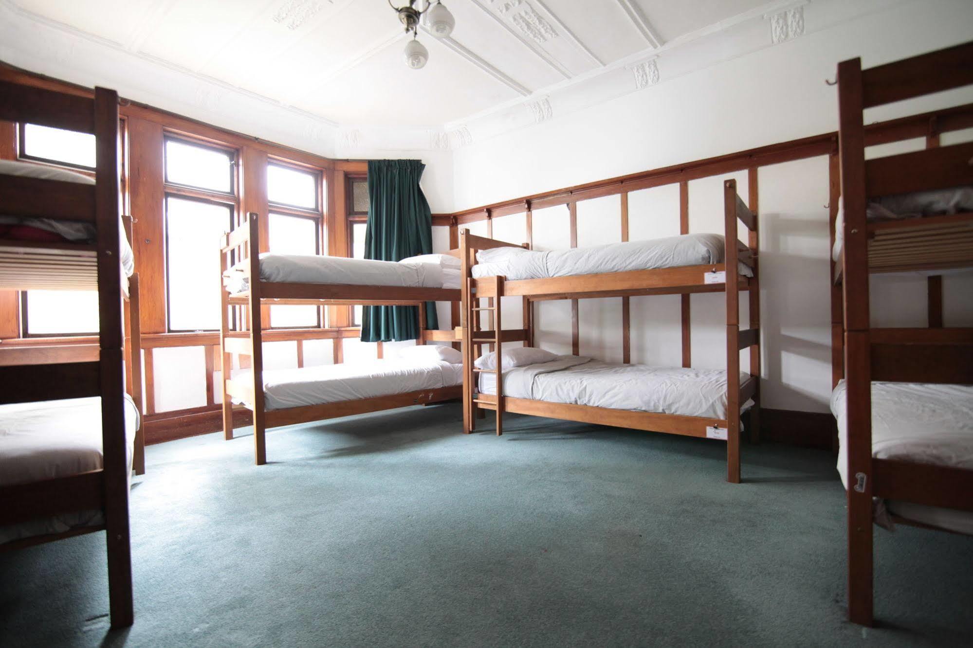 Manor House Backpackers Hostel Dunedin Exterior photo